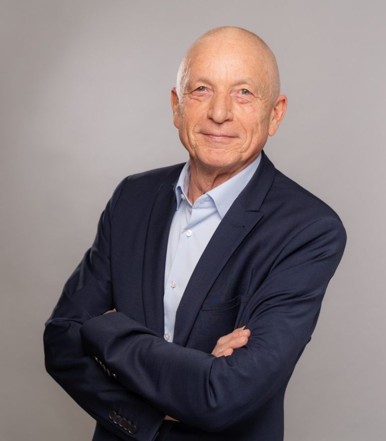 Als erfaherer Projekt Manager begleite ich Sie durch alle Phasen eines Projektes. Unabhängig von der Komplexität oder der Branche, ich stellen sicher, dass Projekte pünktlich und innerhalb des Budgets erfolgreich abgeschlossen werden. ich führe natioanal und international Projekte mit SAP ECC, SAP S/4HANA und unterstütze bei M&A sowie Carve-Outs. Interim IT Manager Gerhard Mangold