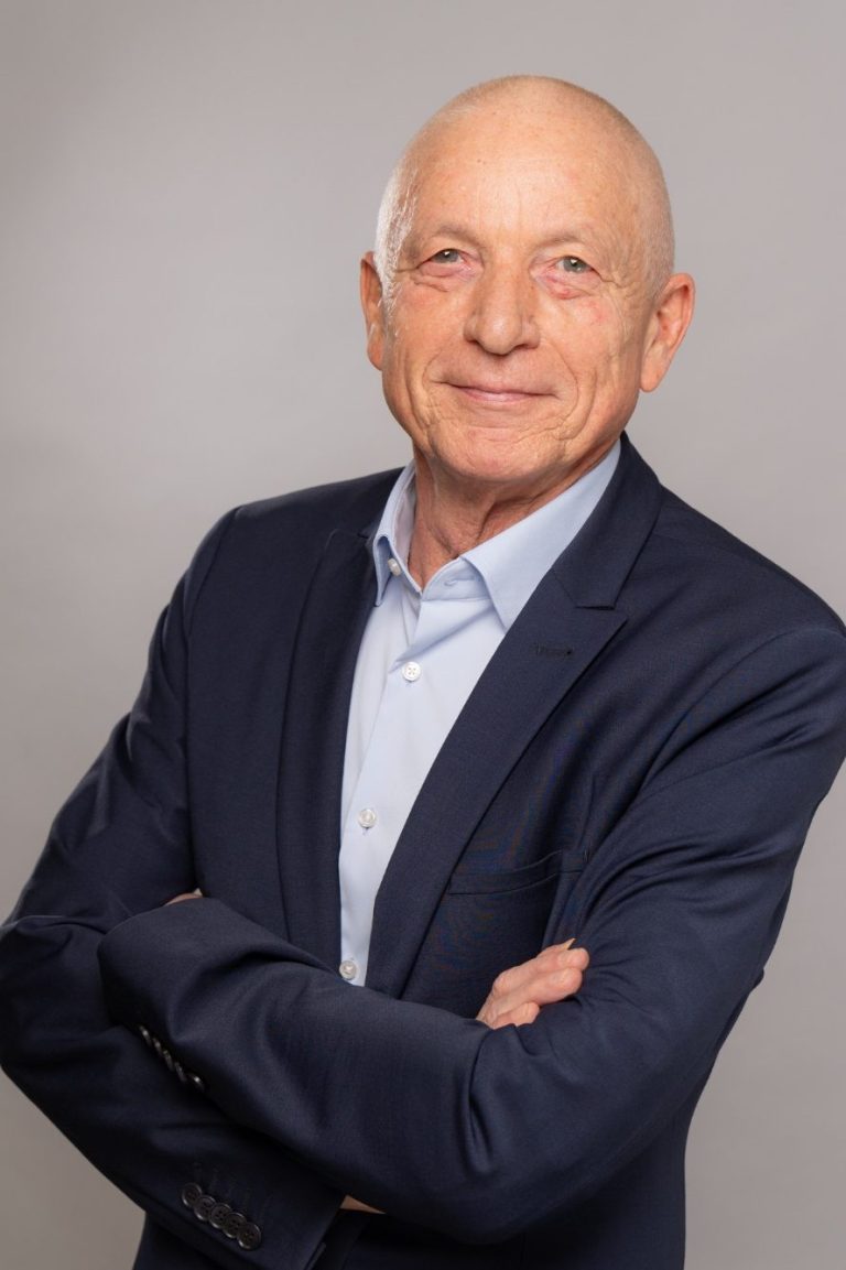 Interim Manager / Projekt Manager Interim IT Manager Gerhard Mangold